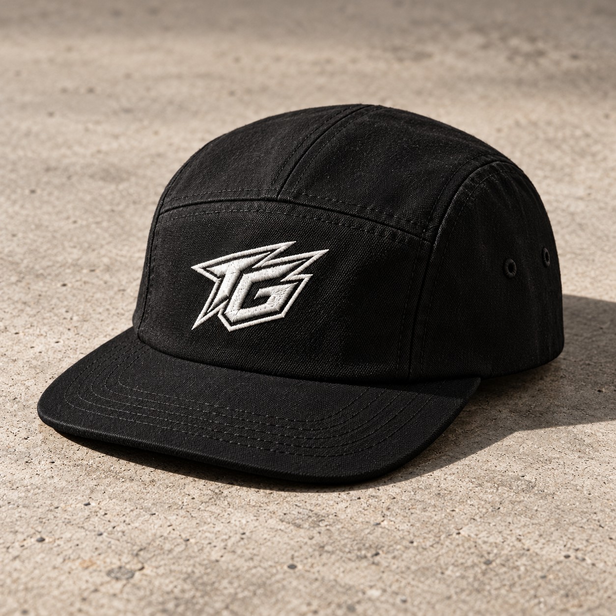 FIELD CAP concept in black / white